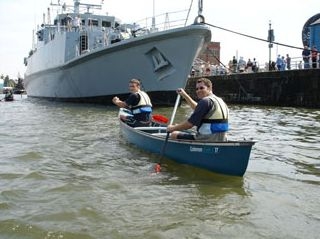 Canoeing through Bristol´s city docks